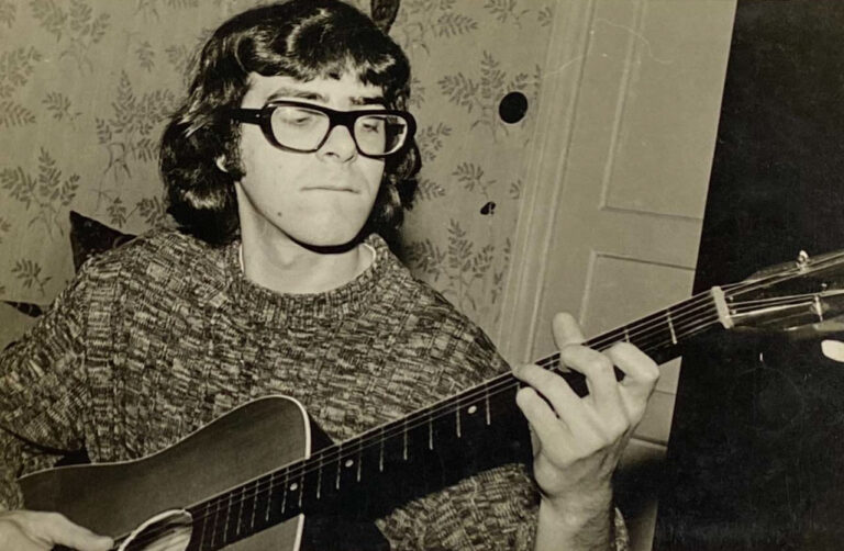 Уже не школьник...