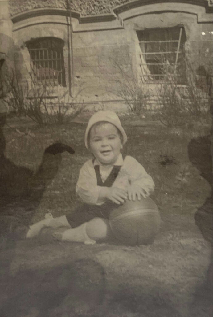 Круглый мяч, круглое лицо