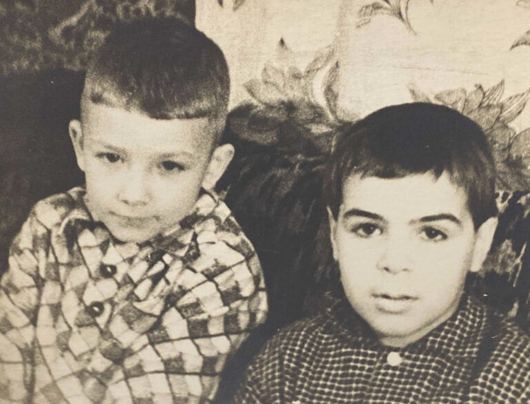 В гостях у знакомых